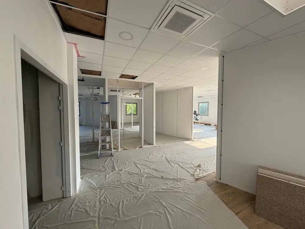 RENOVACIÓN DE HABITACIÓN SEDE CERTIVEA ARKENOR